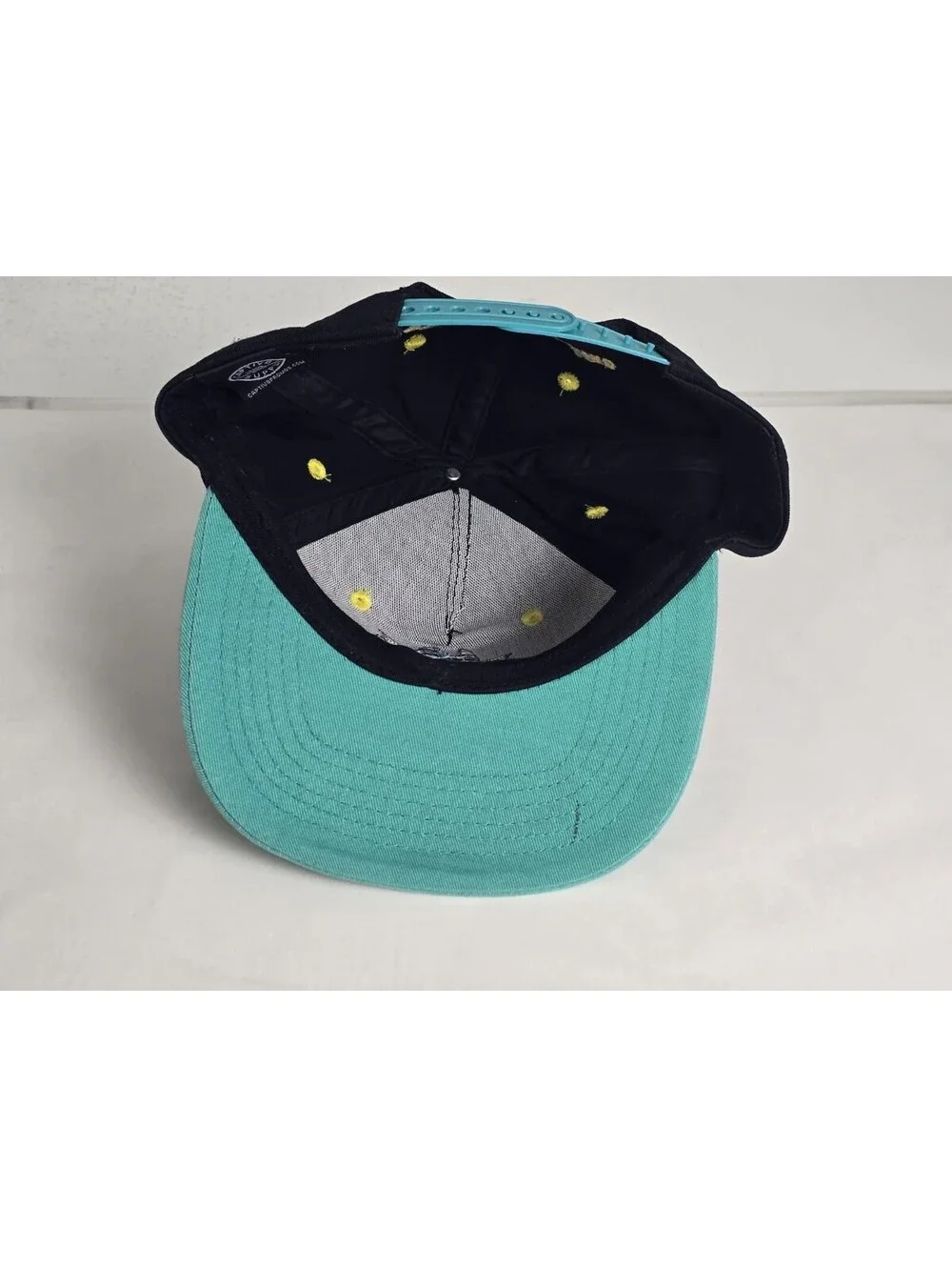 Dutch Wonderland Duke The Dragon Mascot Snapback Youth Hat Cap Rare Captive8